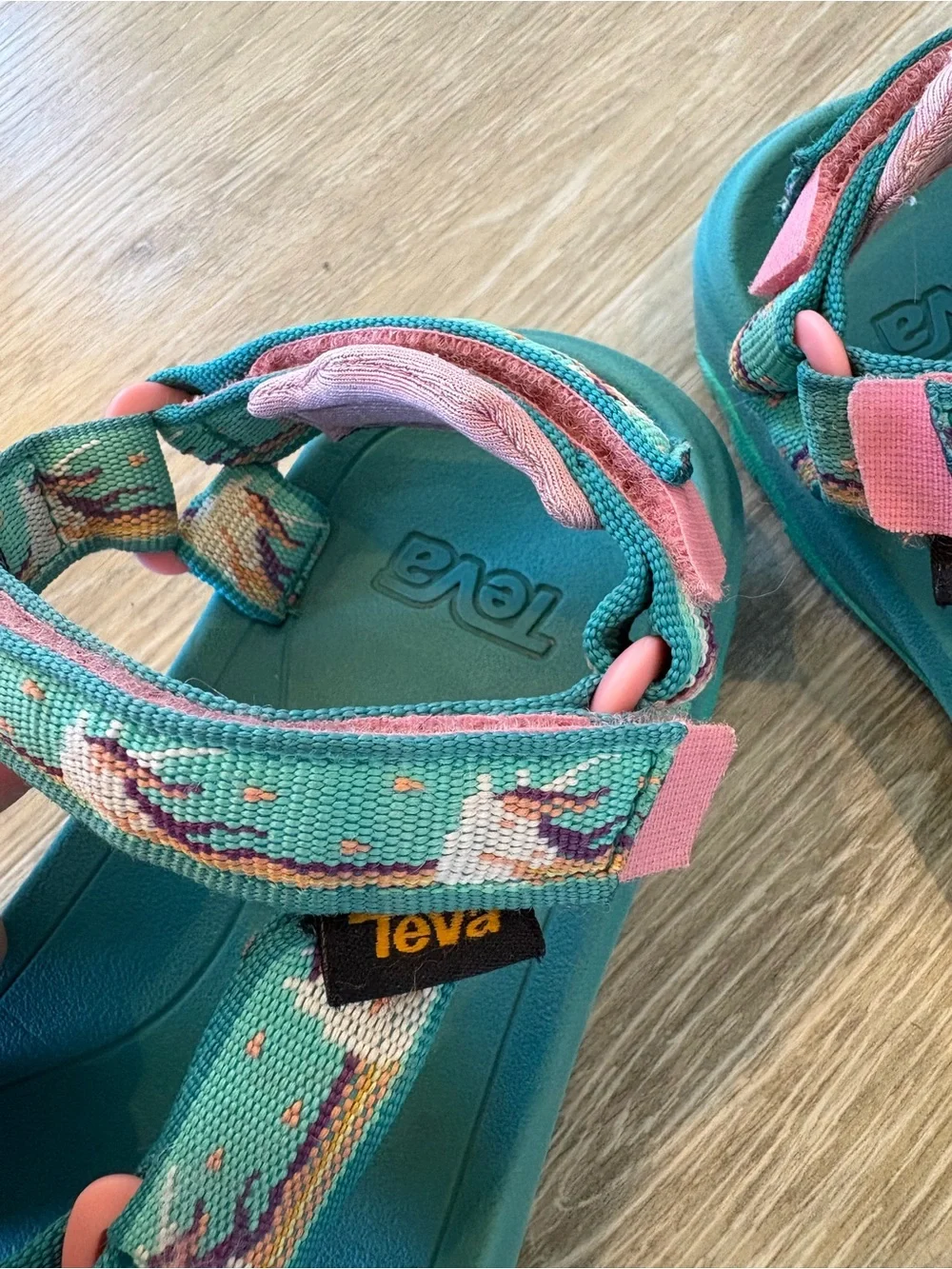 Teva Girls Hurricane XLT 2 Unicorn Waterfall Sandals size 1